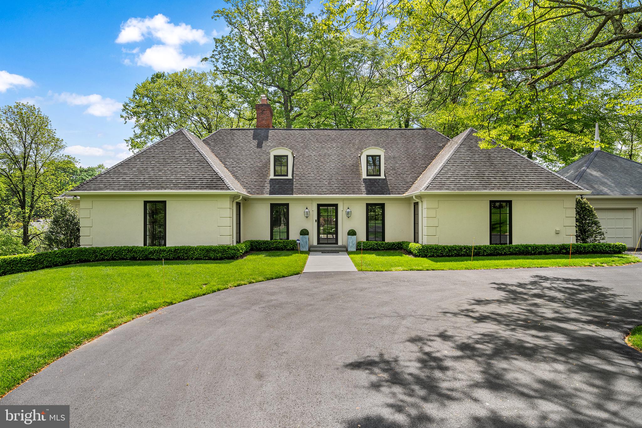 811 Brookwood Rd