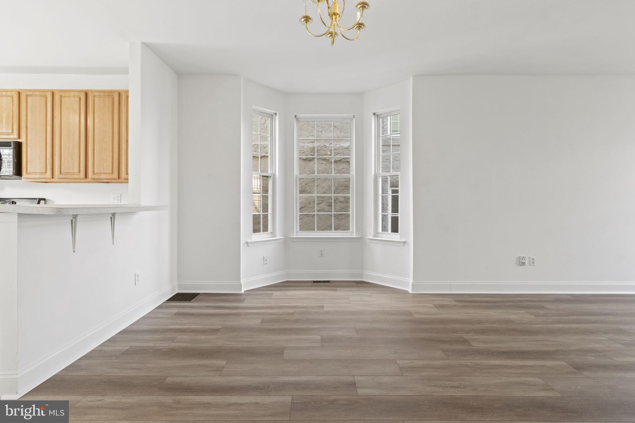 304 E Elm St