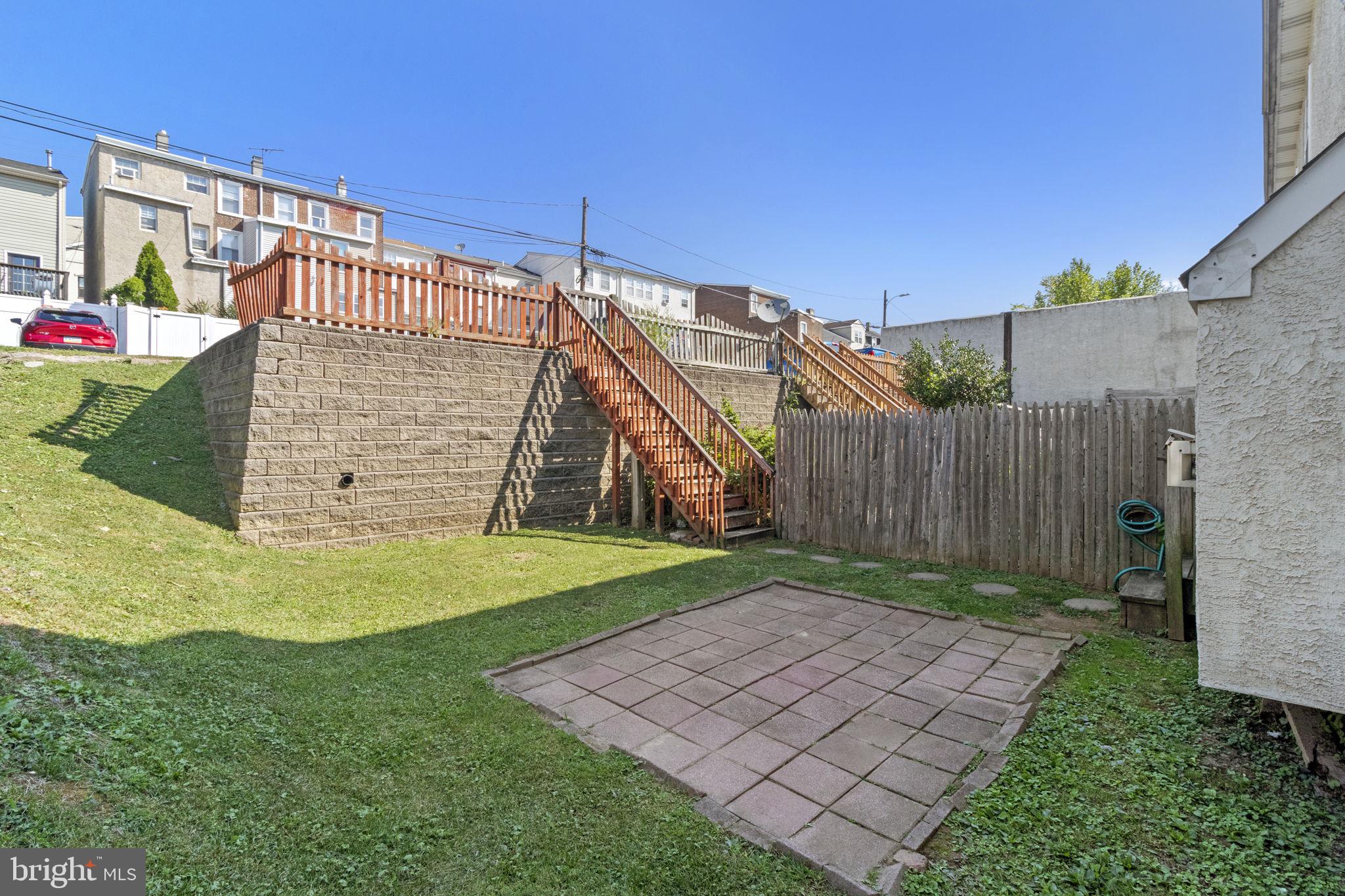 304 E Elm St