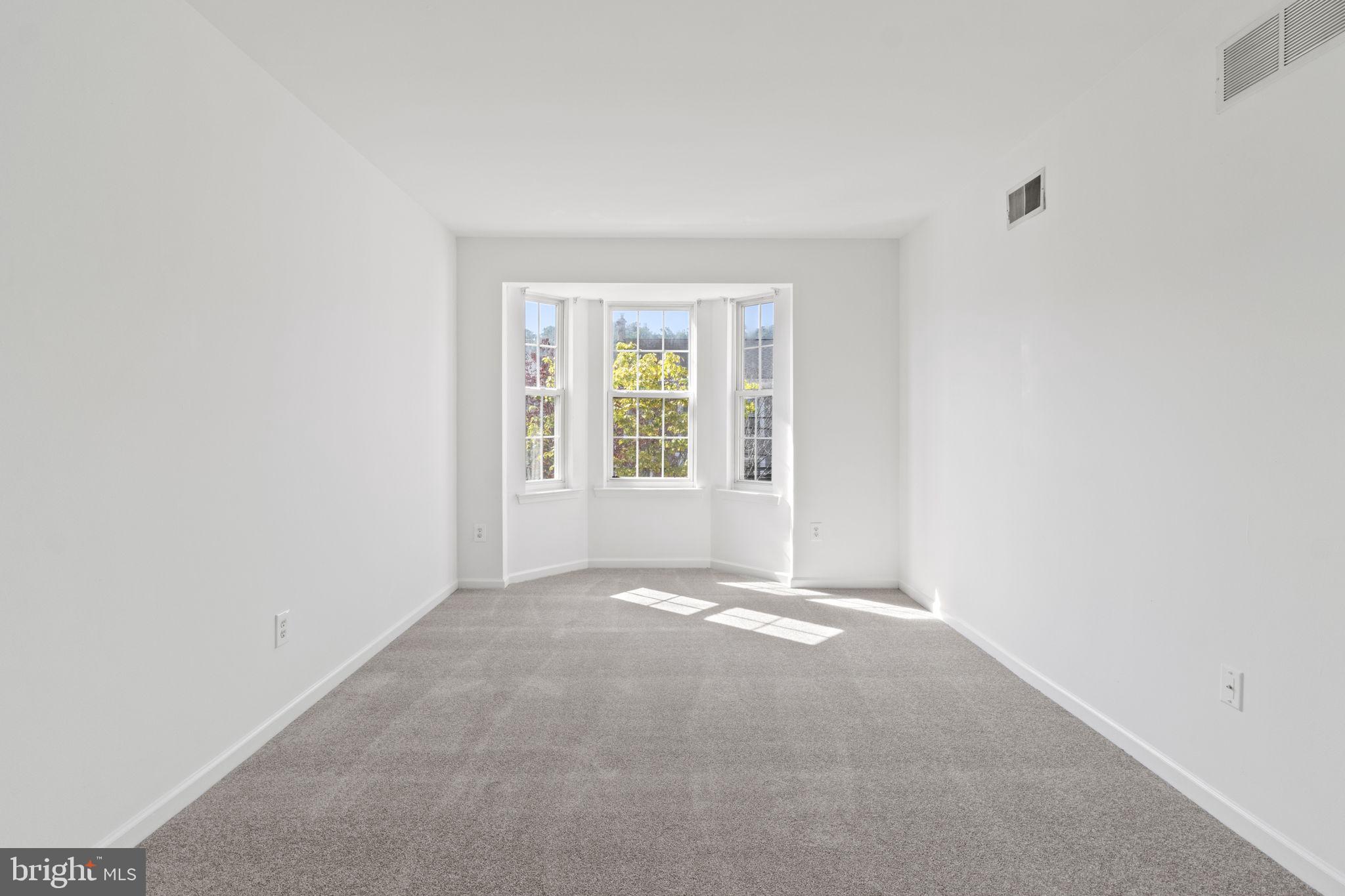 304 E Elm St