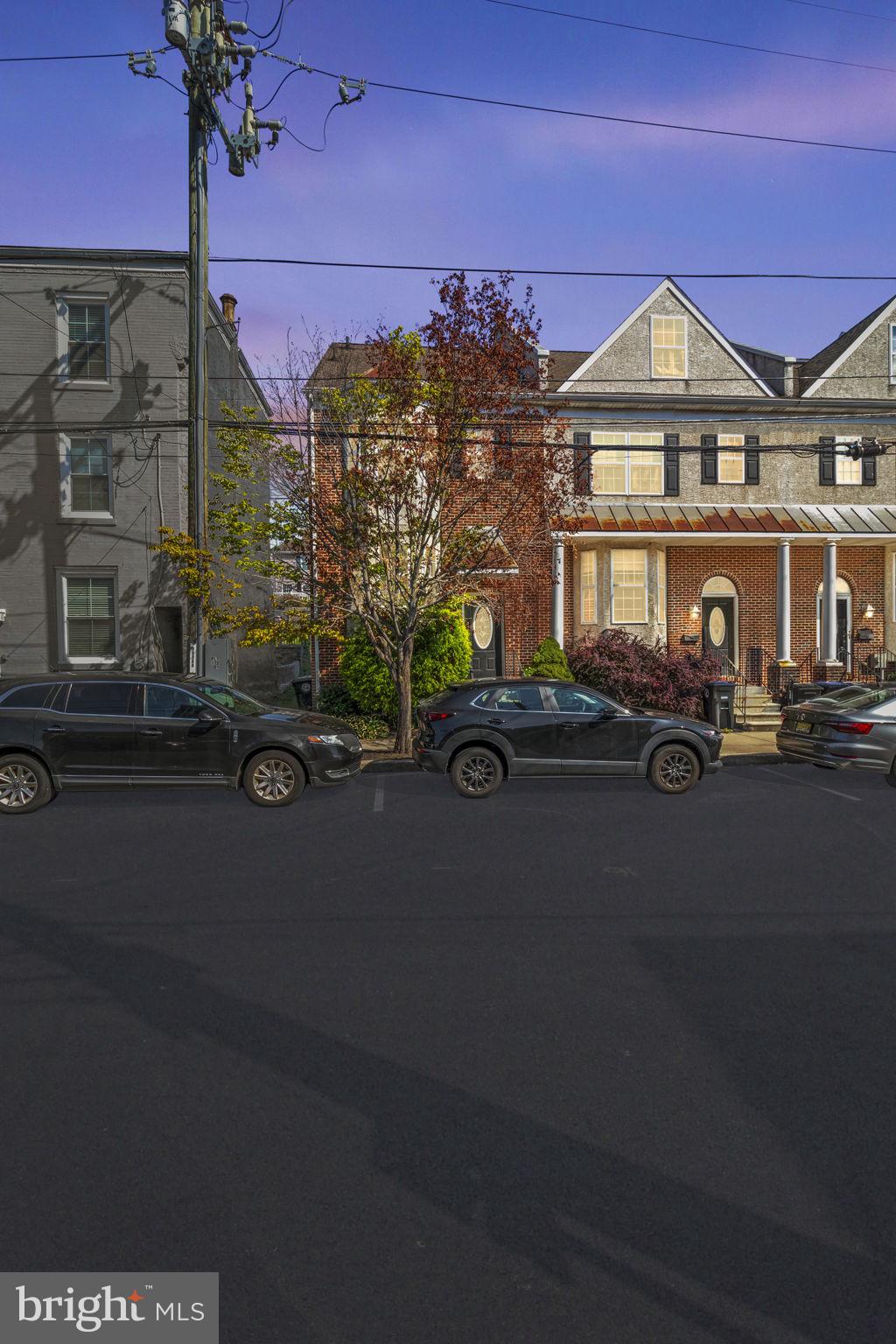 304 E Elm St
