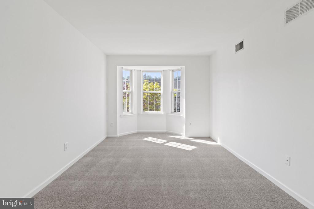 304 E Elm St