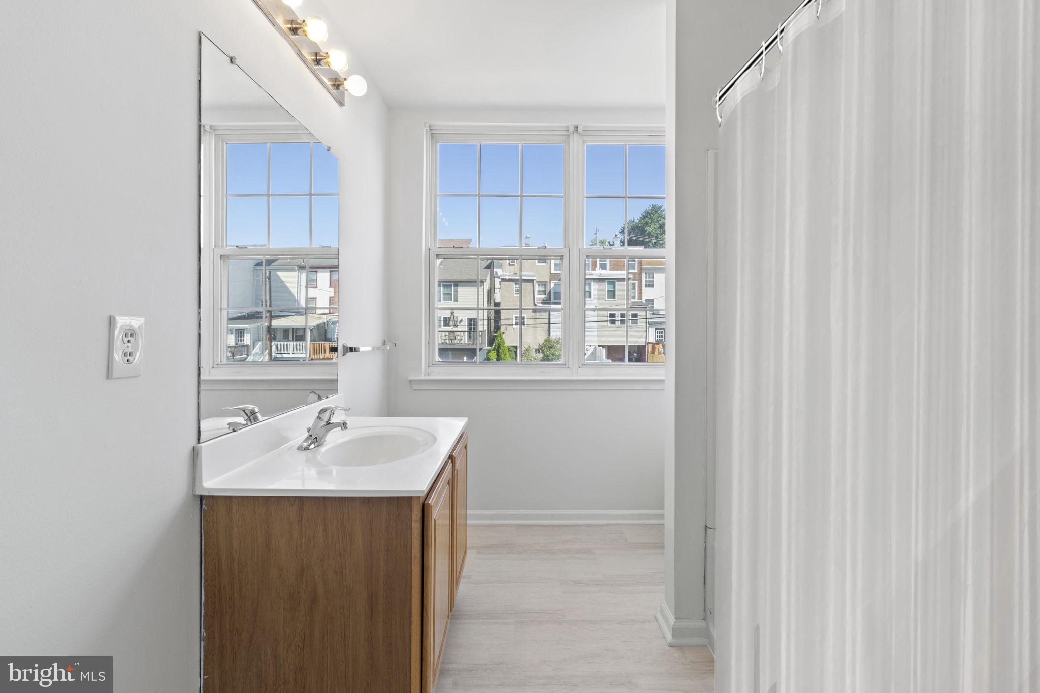 304 E Elm St