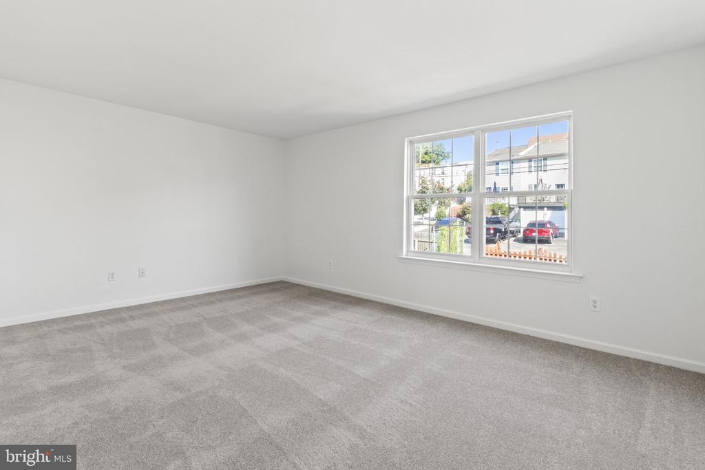 304 E Elm St