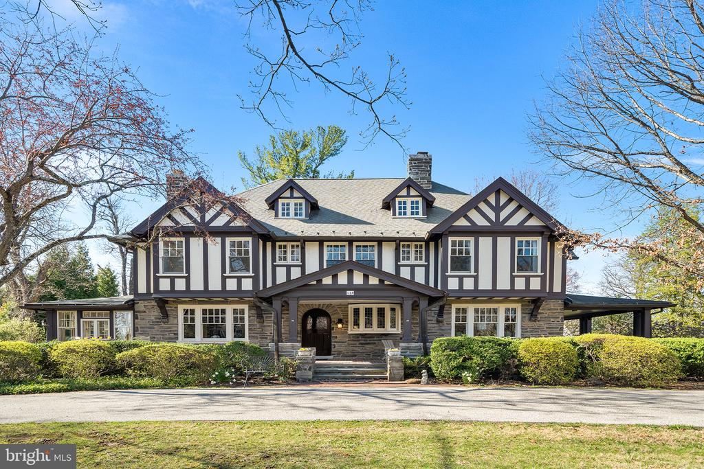 128 Rose Ln
