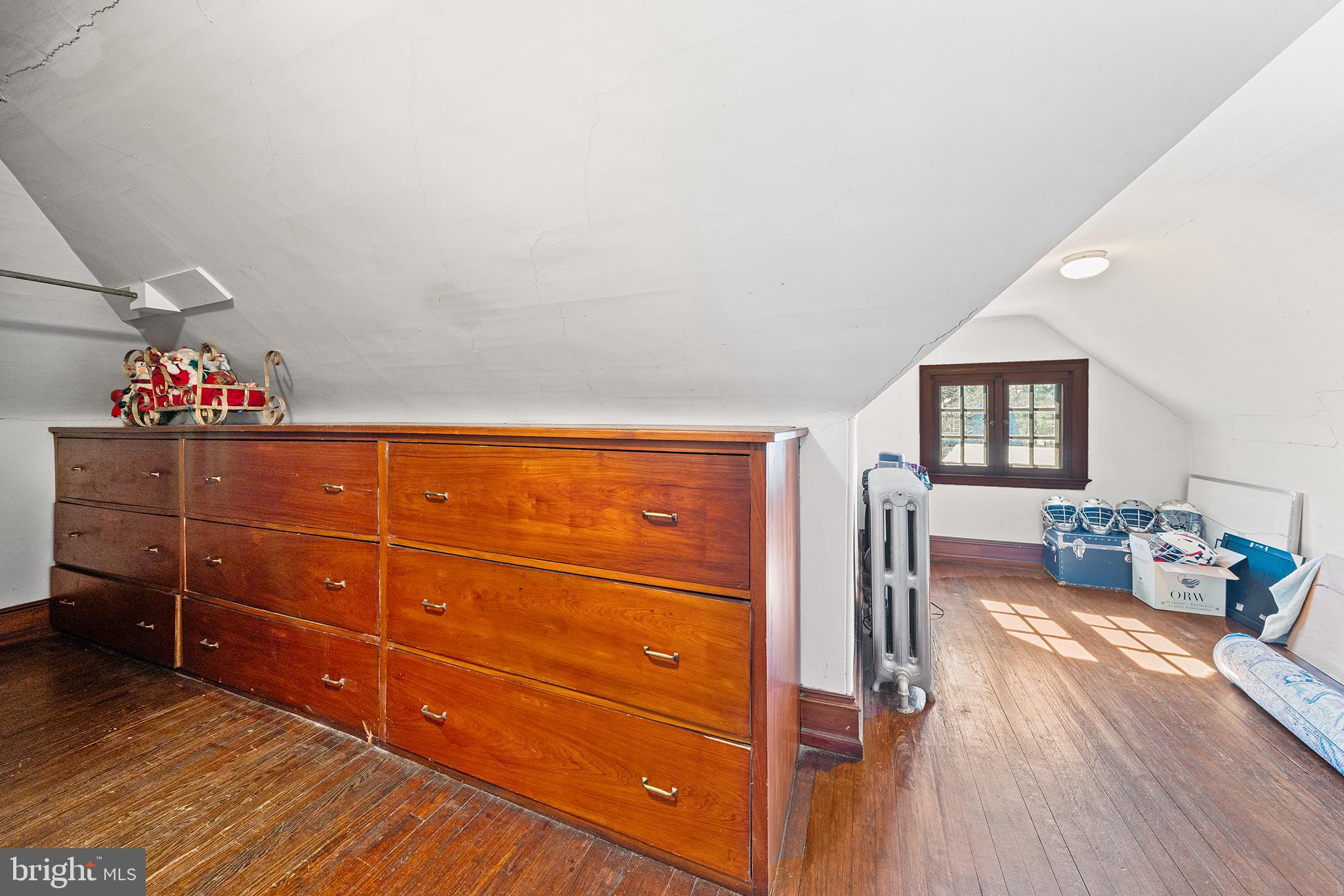 128 Rose Ln