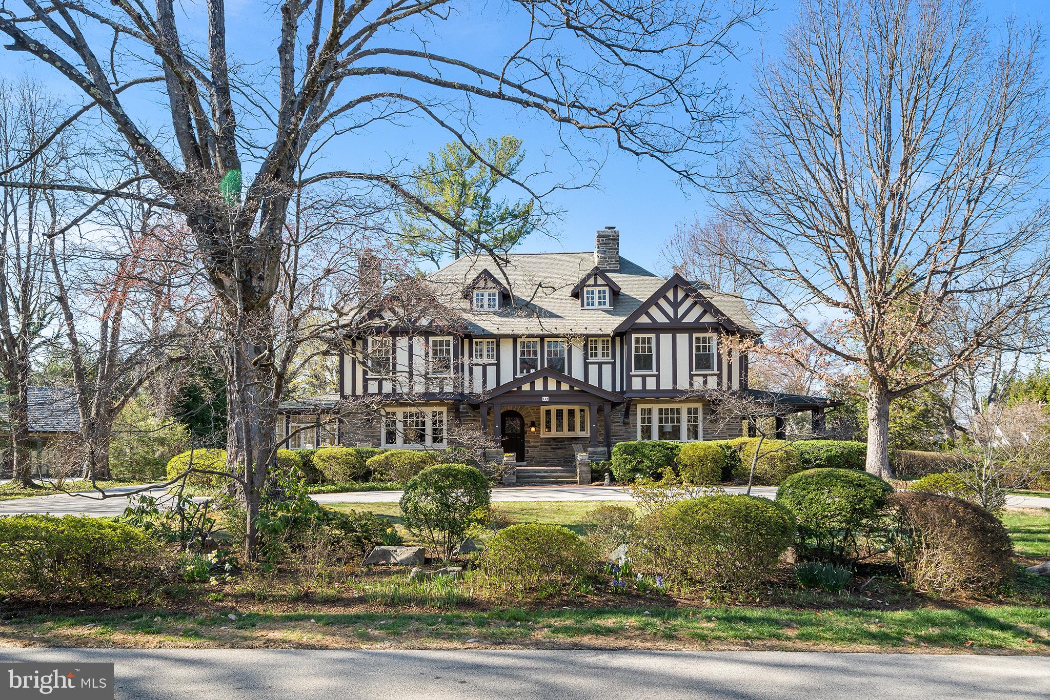 128 Rose Ln