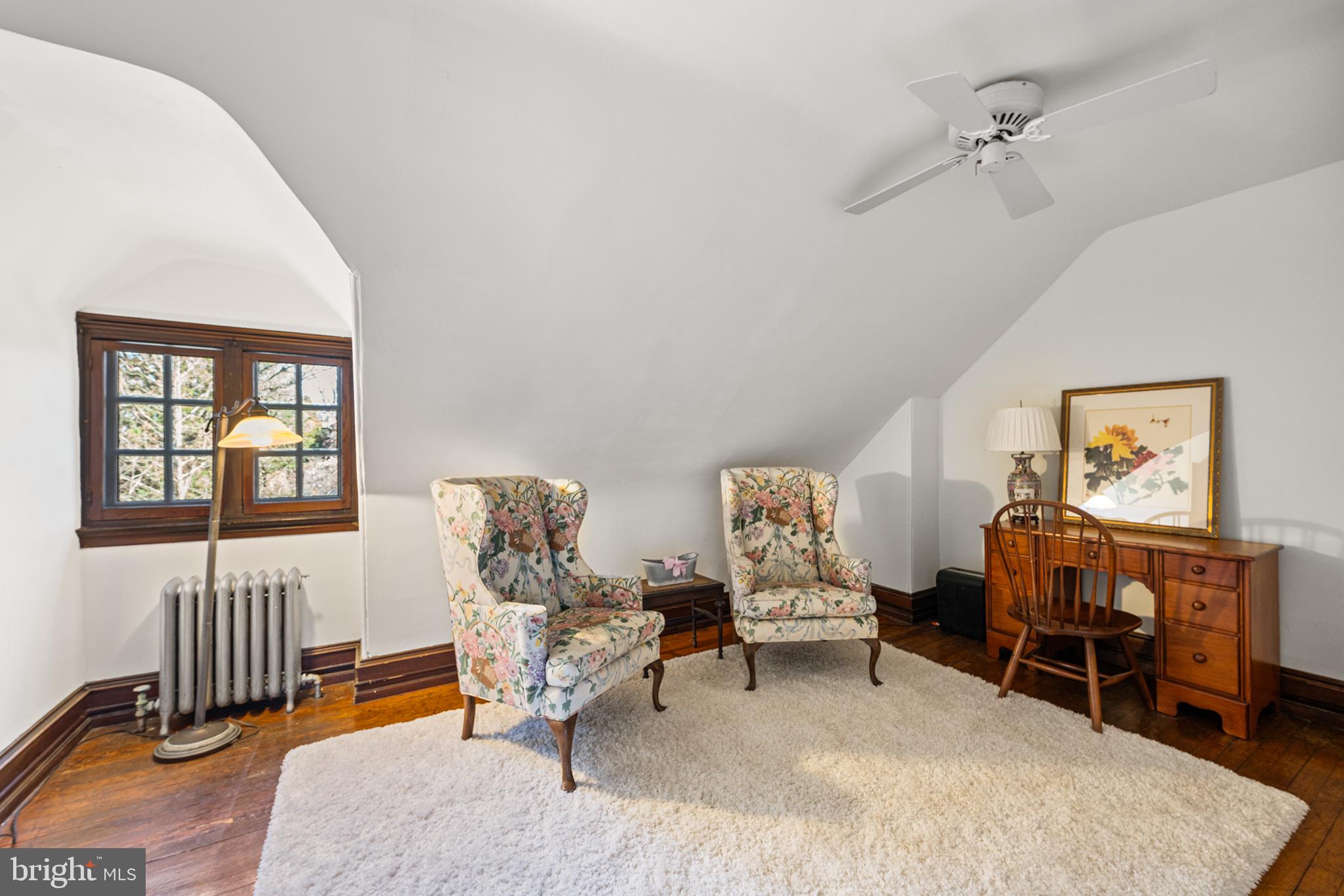 128 Rose Ln