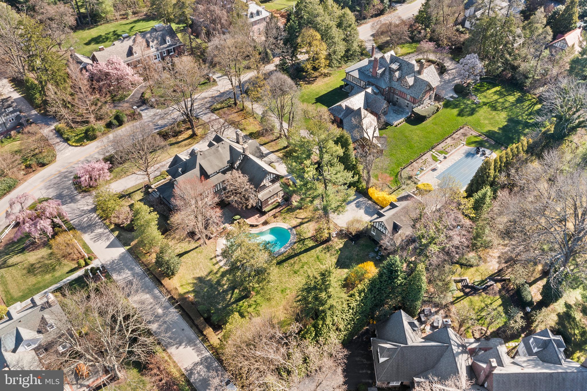 128 Rose Ln