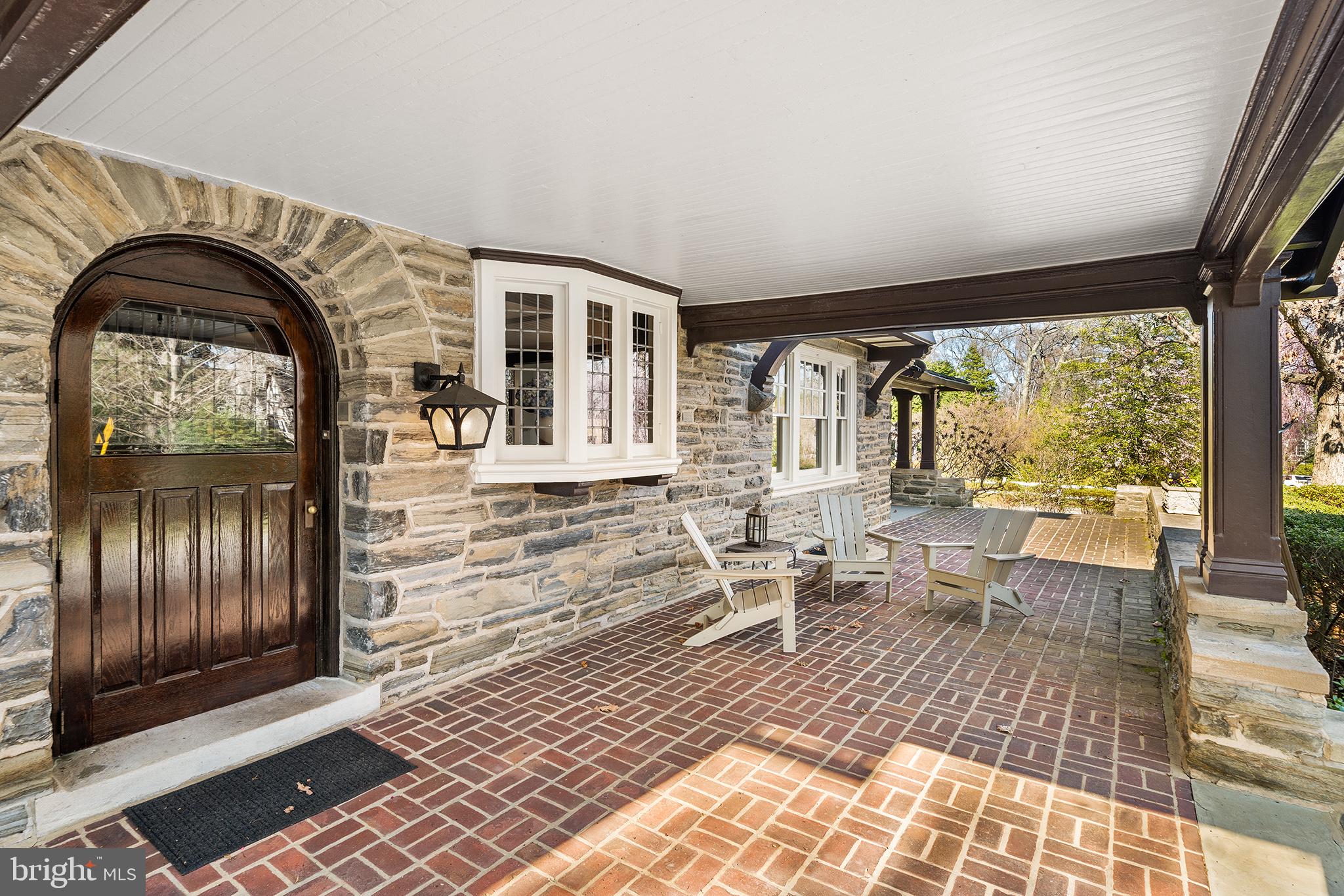 128 Rose Ln