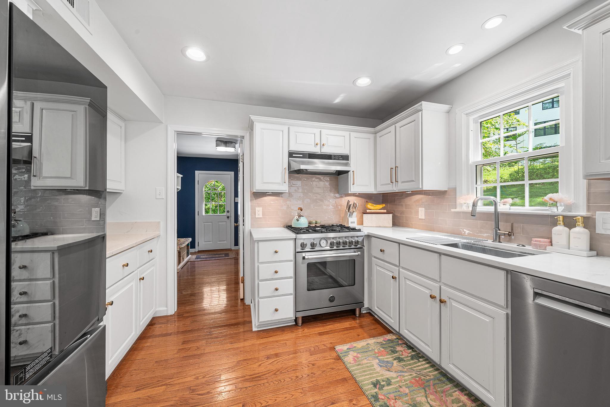 253 Lantern Ln