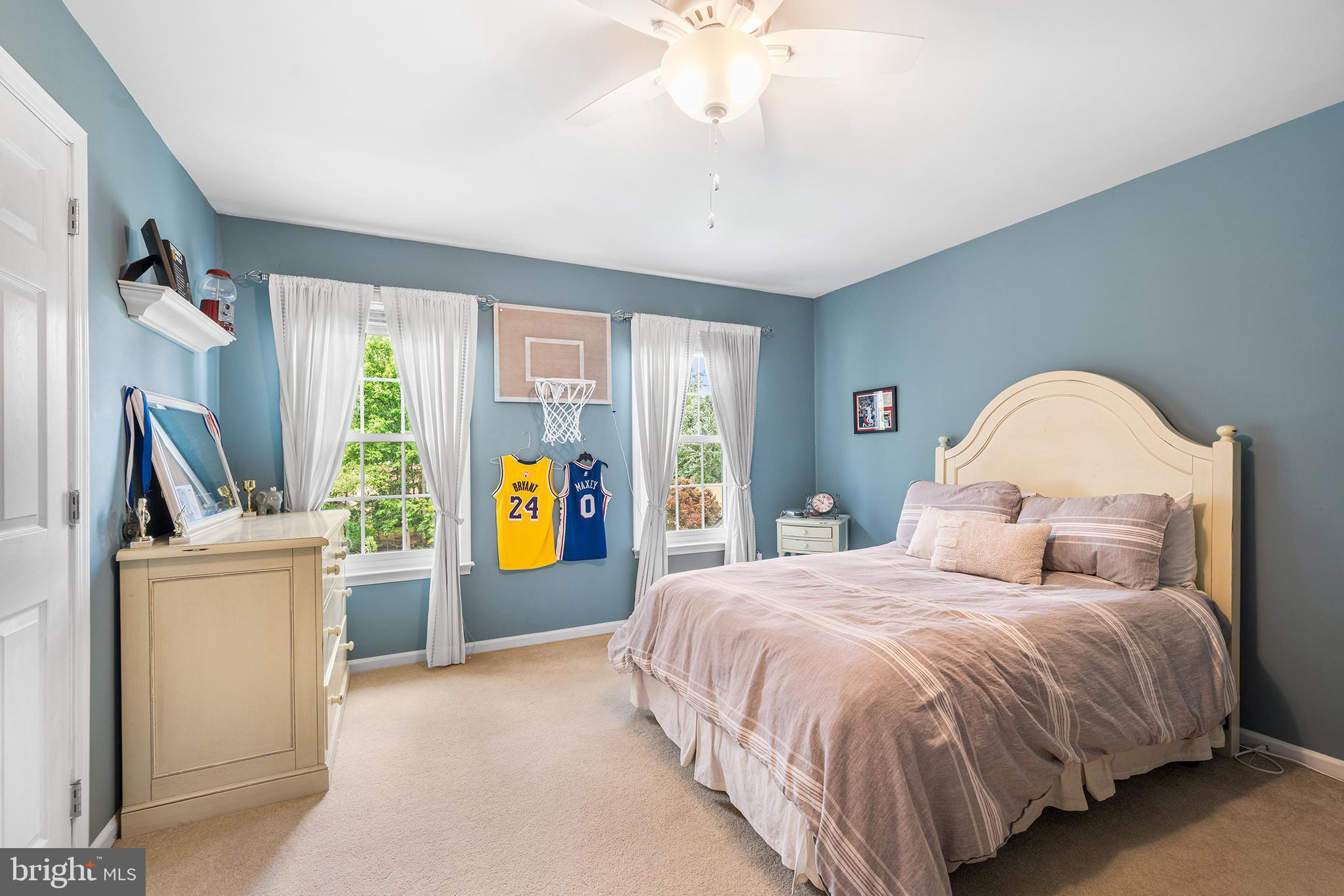 253 Lantern Ln