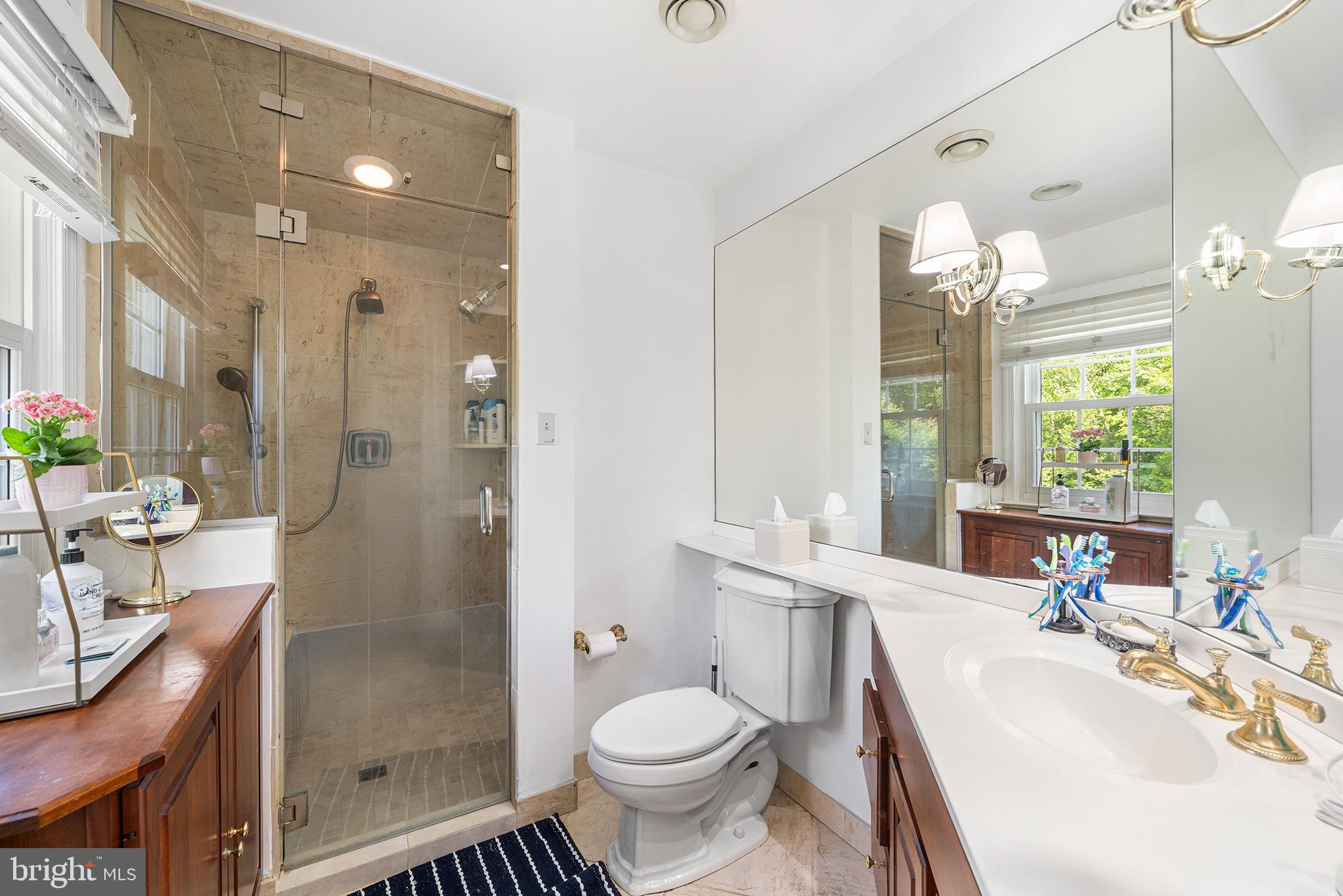 253 Lantern Ln