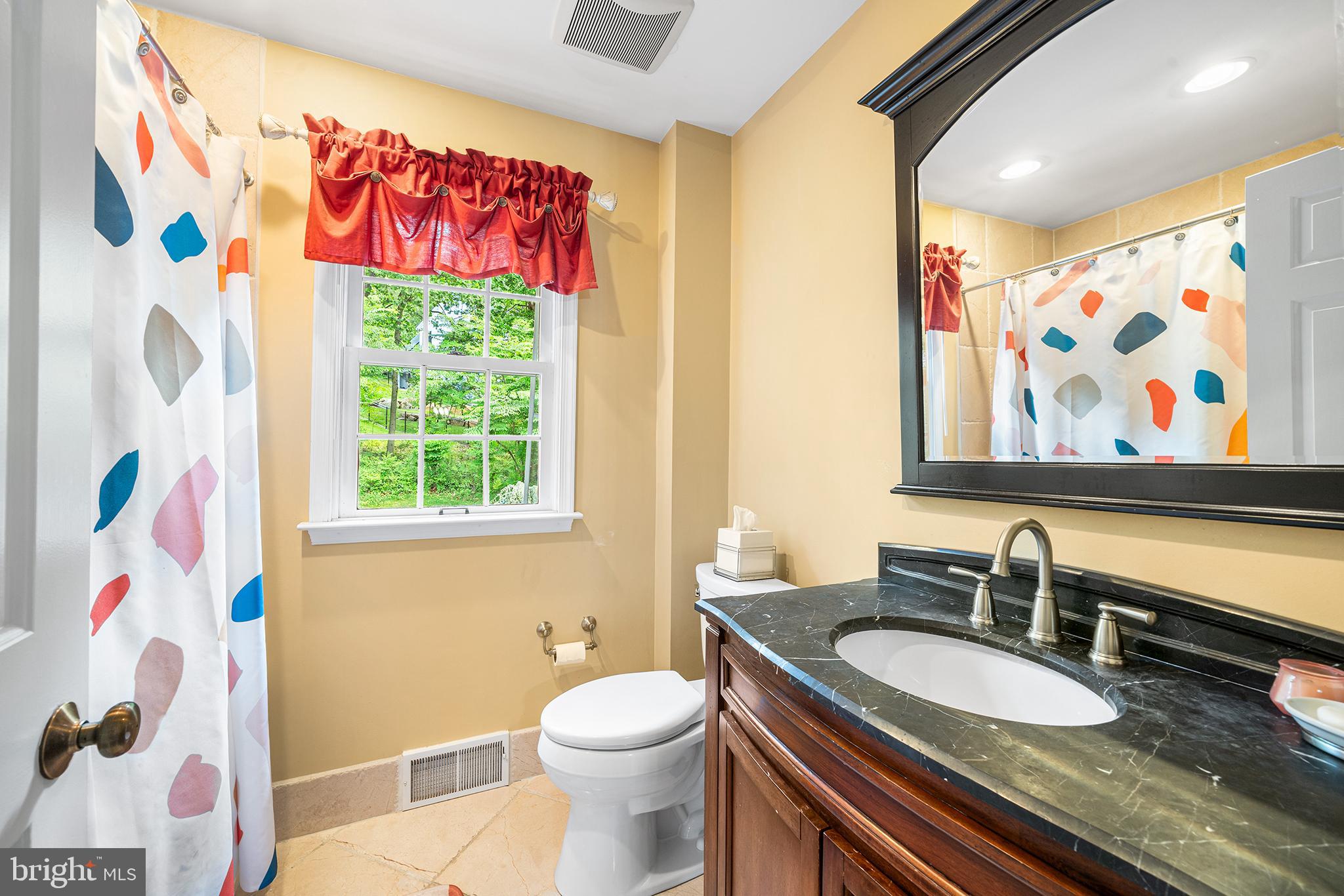 253 Lantern Ln