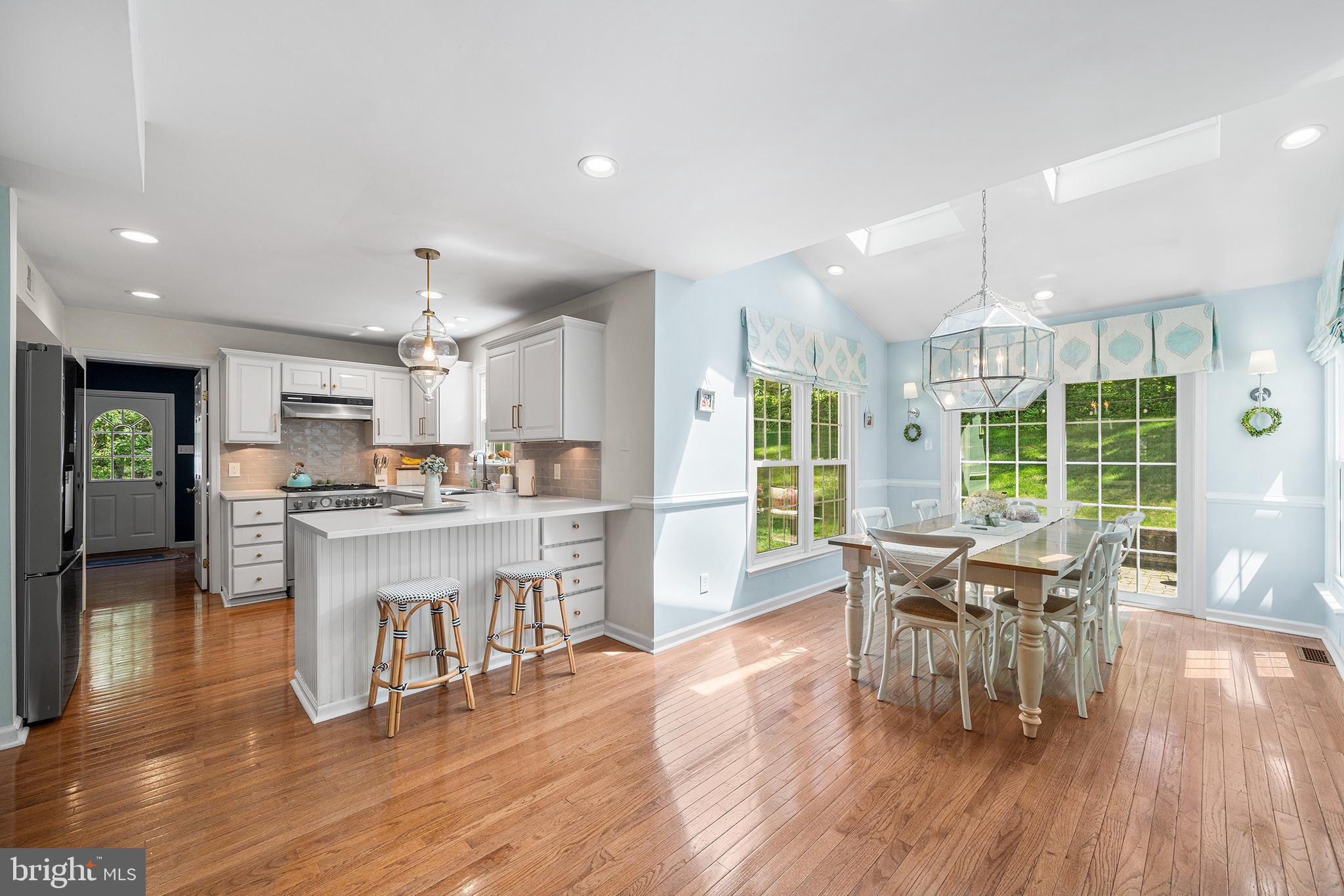 253 Lantern Ln