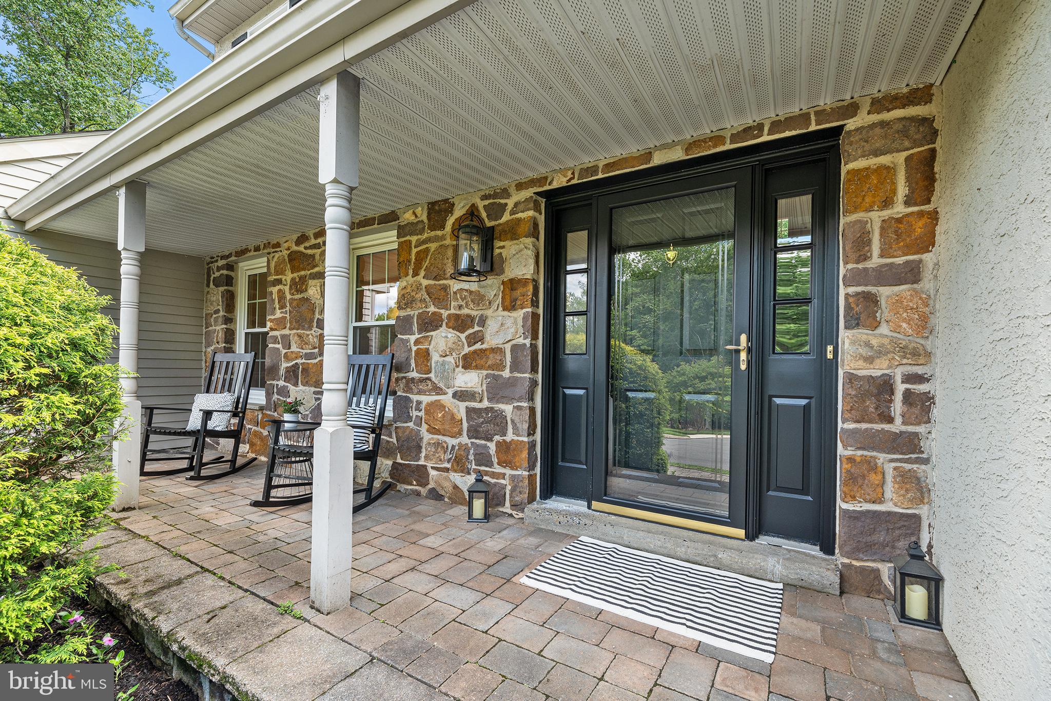 253 Lantern Ln