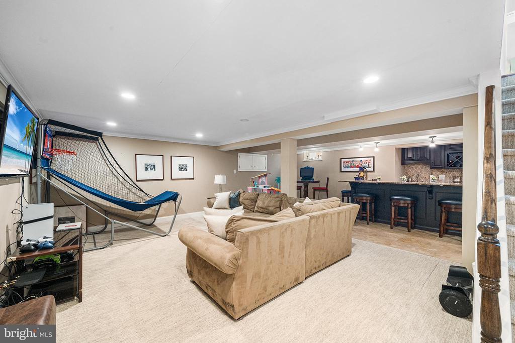 253 Lantern Ln