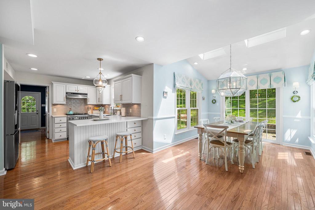 253 Lantern Ln
