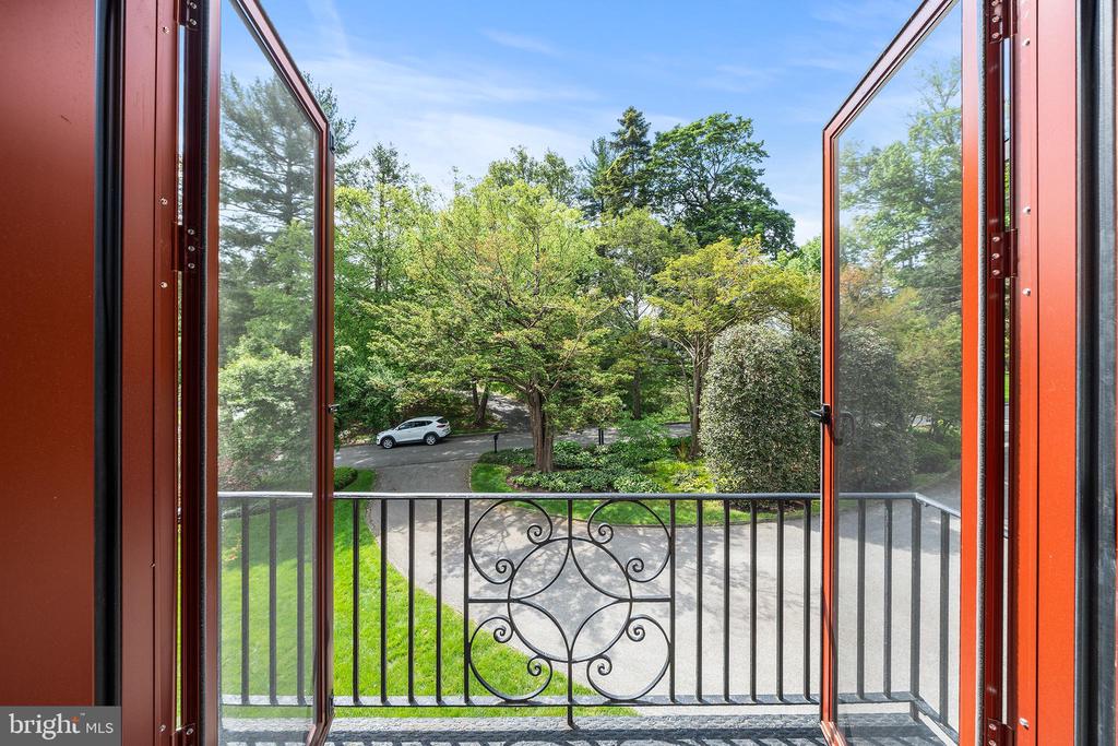 336 THORNBROOK AVENUE
