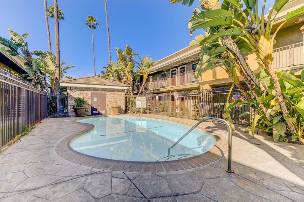 800 N Mollison Ave 36