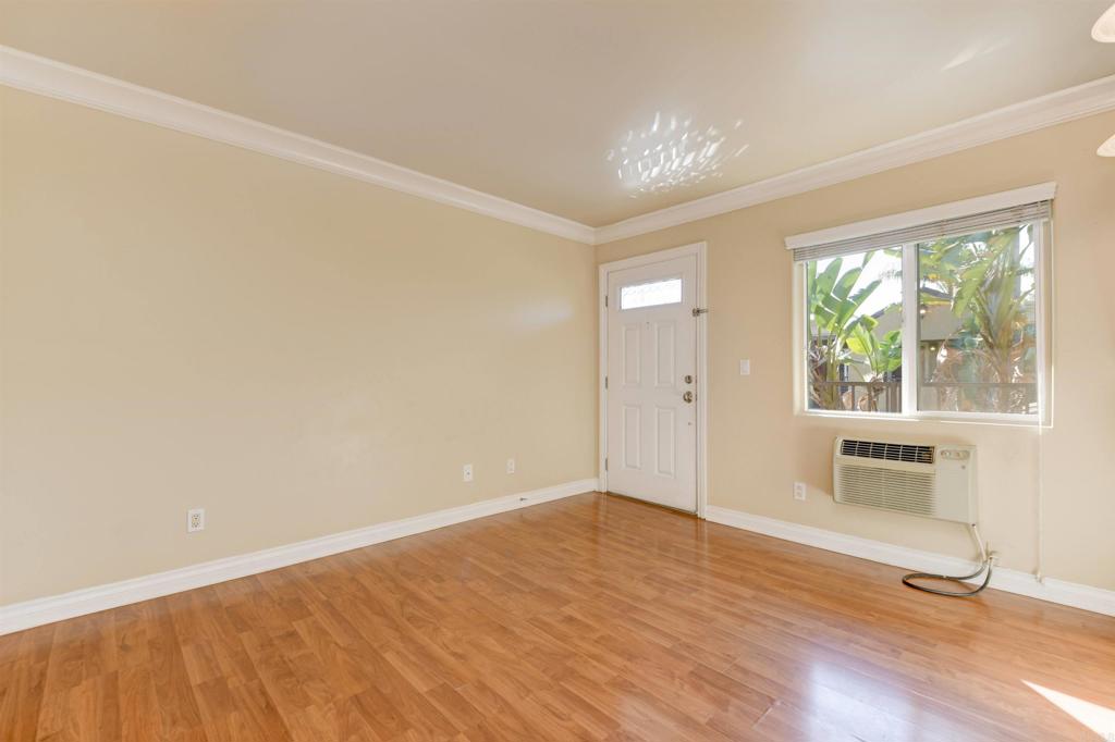 800 N Mollison Ave 36