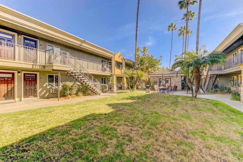 800 N Mollison Ave 36