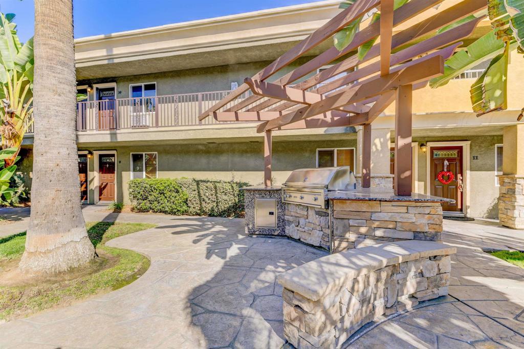 800 N Mollison Ave 36