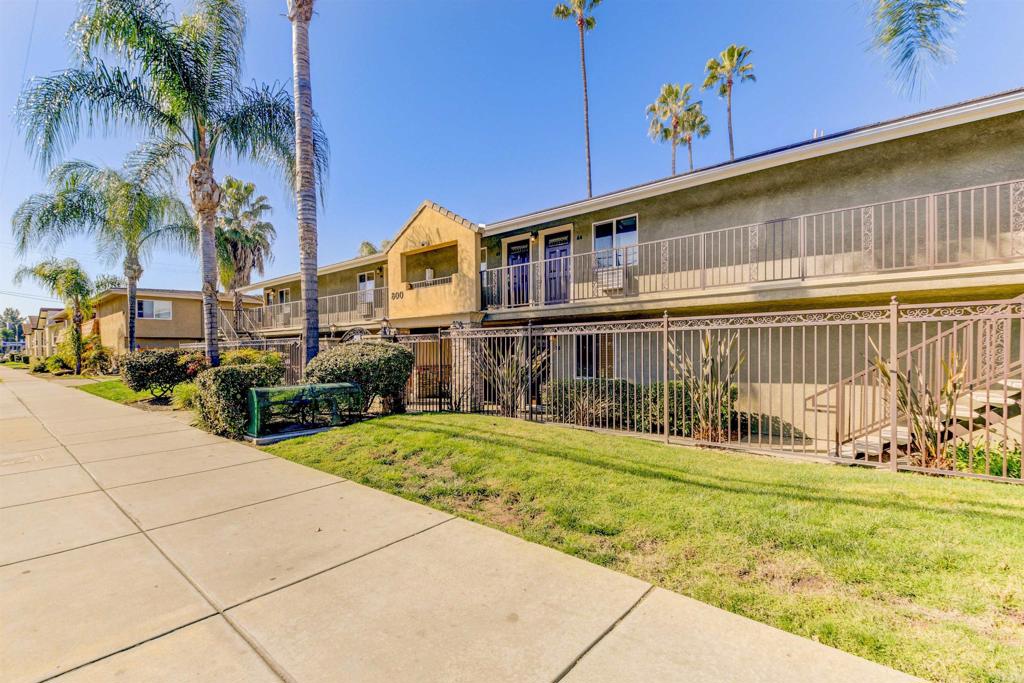 800 N Mollison Ave 36