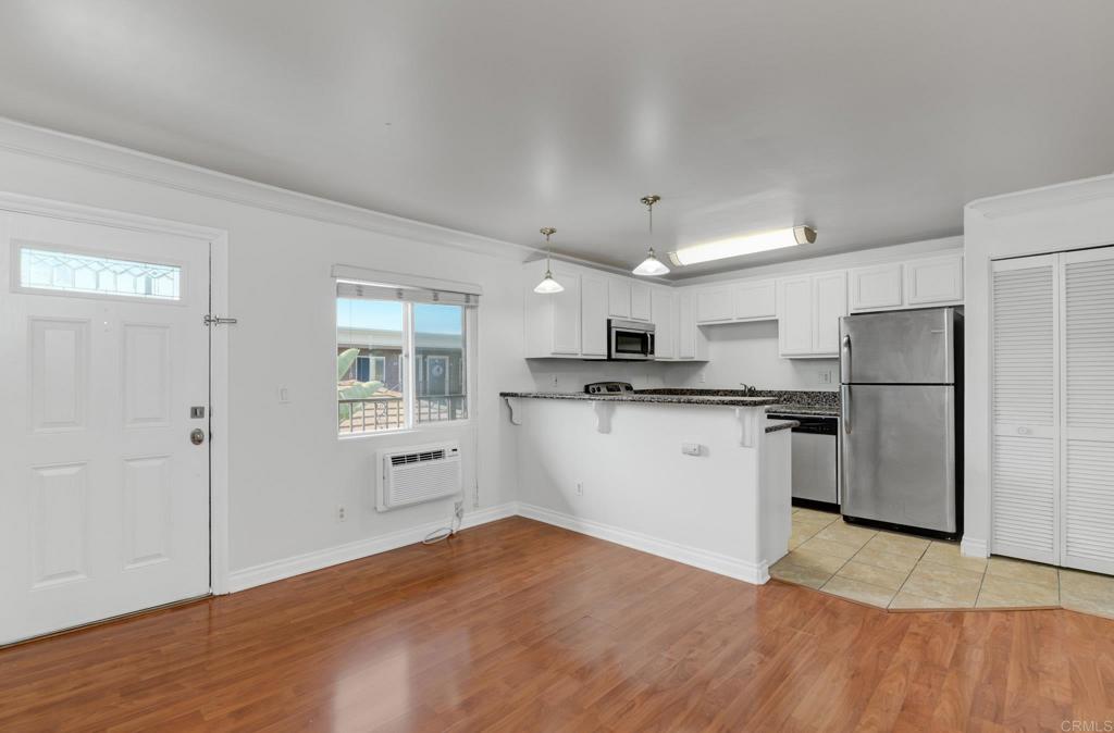 800 N Mollison Ave 36