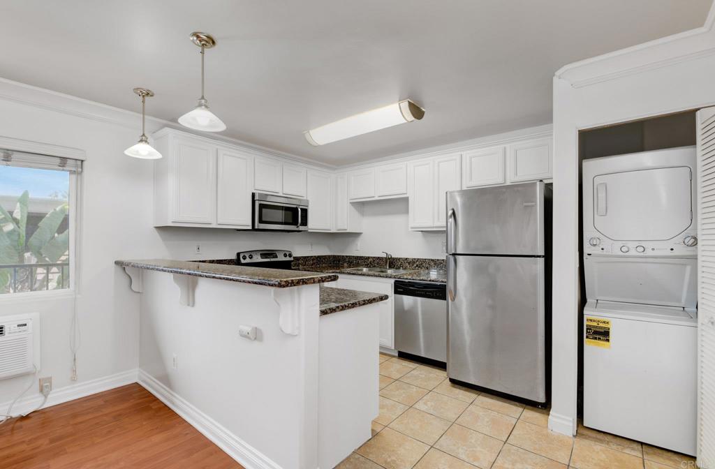 800 N Mollison Ave 36