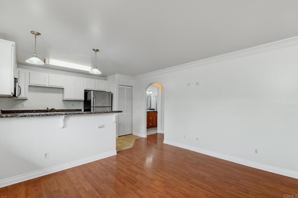 800 N Mollison Ave 36