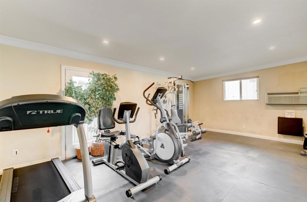 800 N Mollison Avenue 36