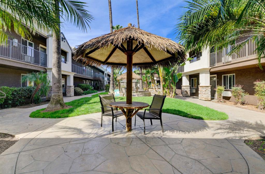 800 N Mollison Avenue 36