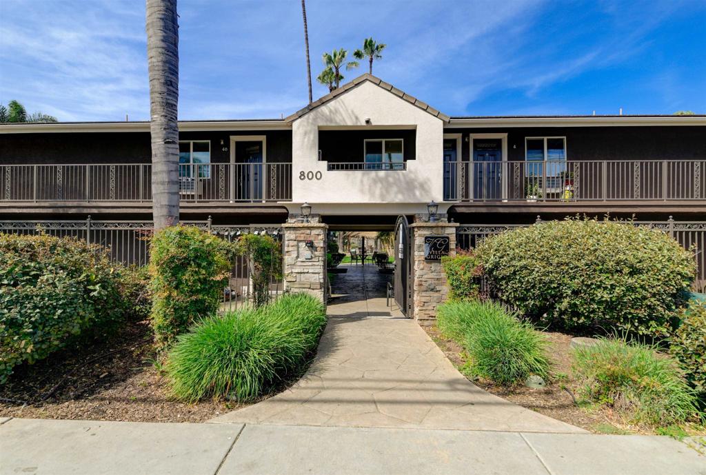 800 N Mollison Avenue 36