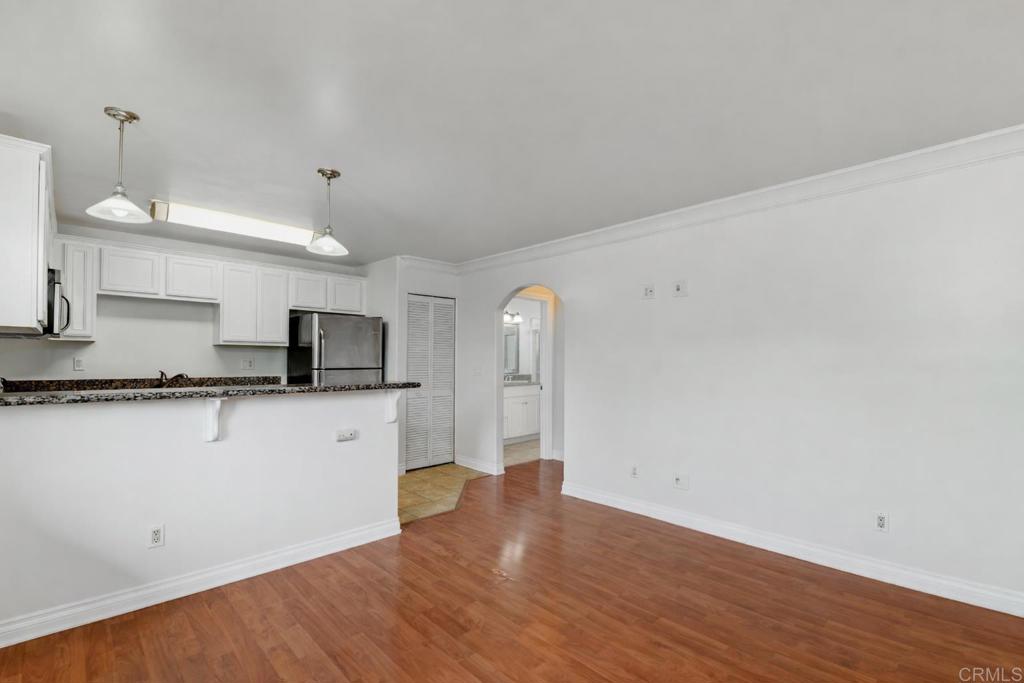 800 N Mollison Avenue 36