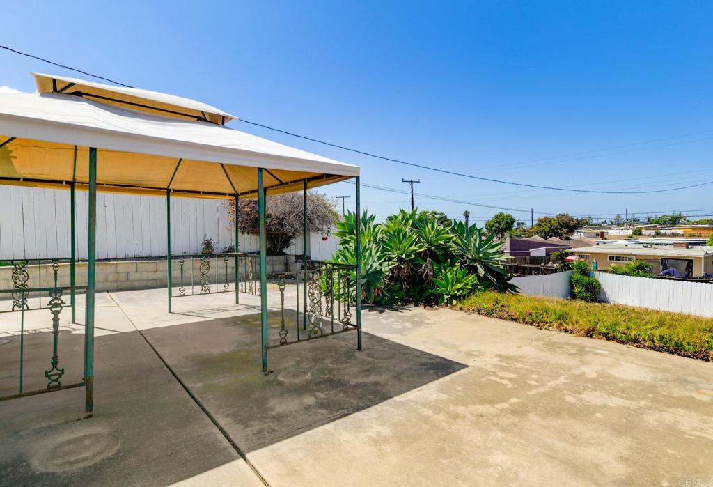 942 Helix Avenue