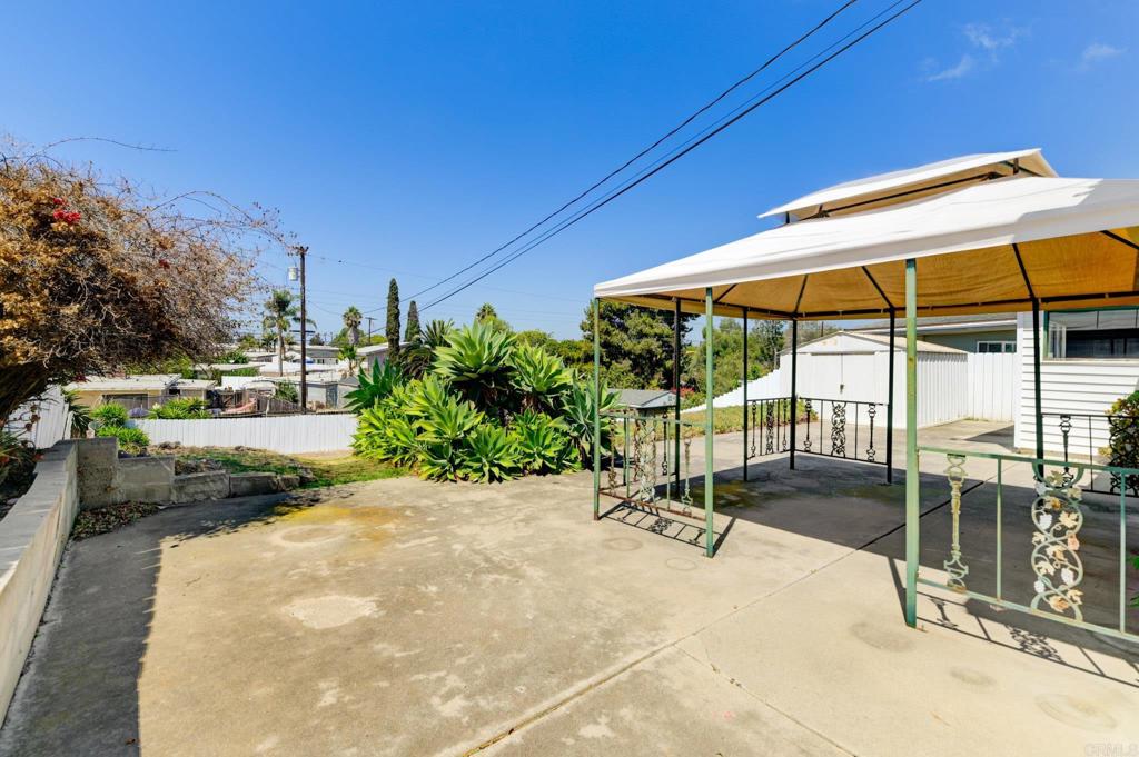 942 Helix Avenue