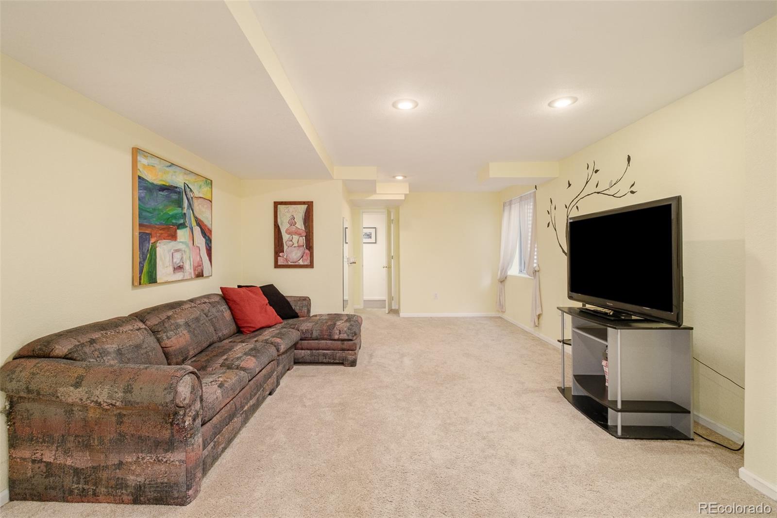 302 Sanders Circle