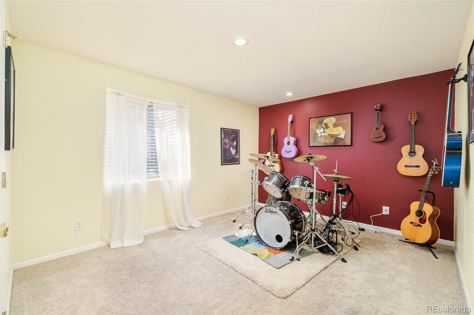 302 Sanders Circle