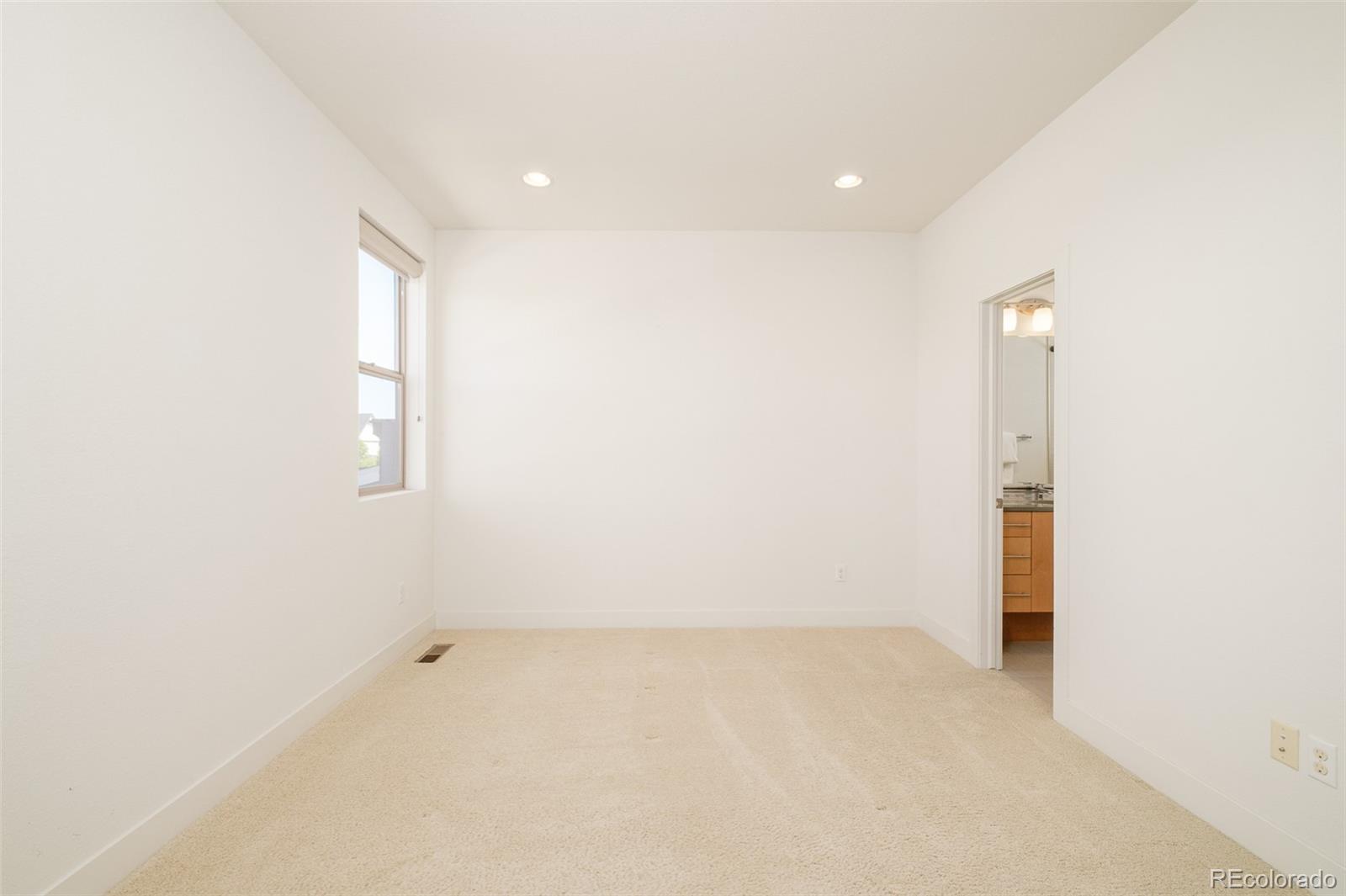 5054 Valentia Street Unit: 103