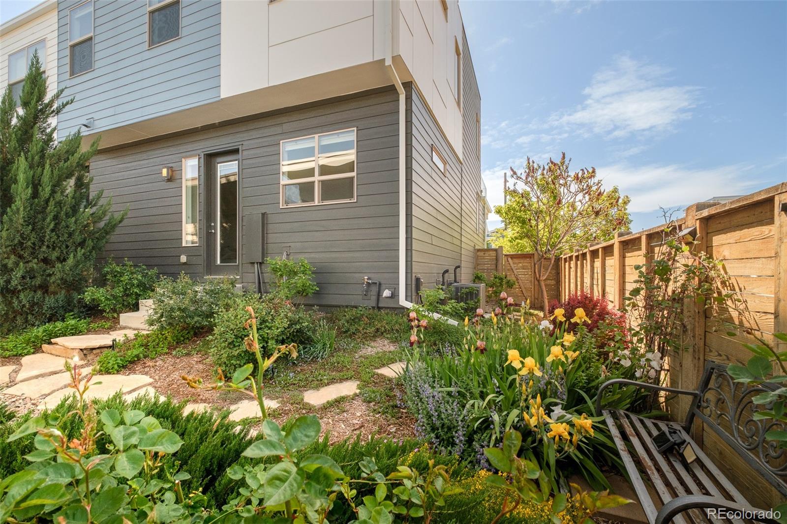 5054 Valentia Street Unit: 103