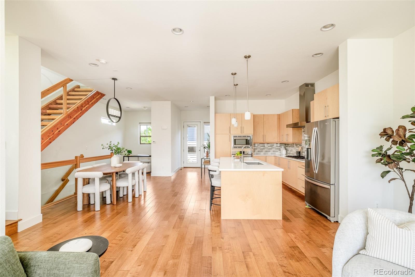 5054 Valentia Street Unit: 103
