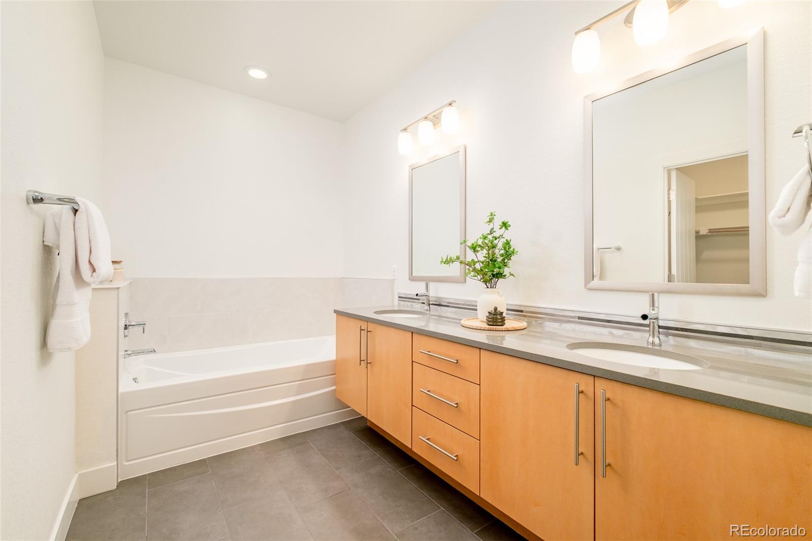 5054 Valentia Street Unit: 103