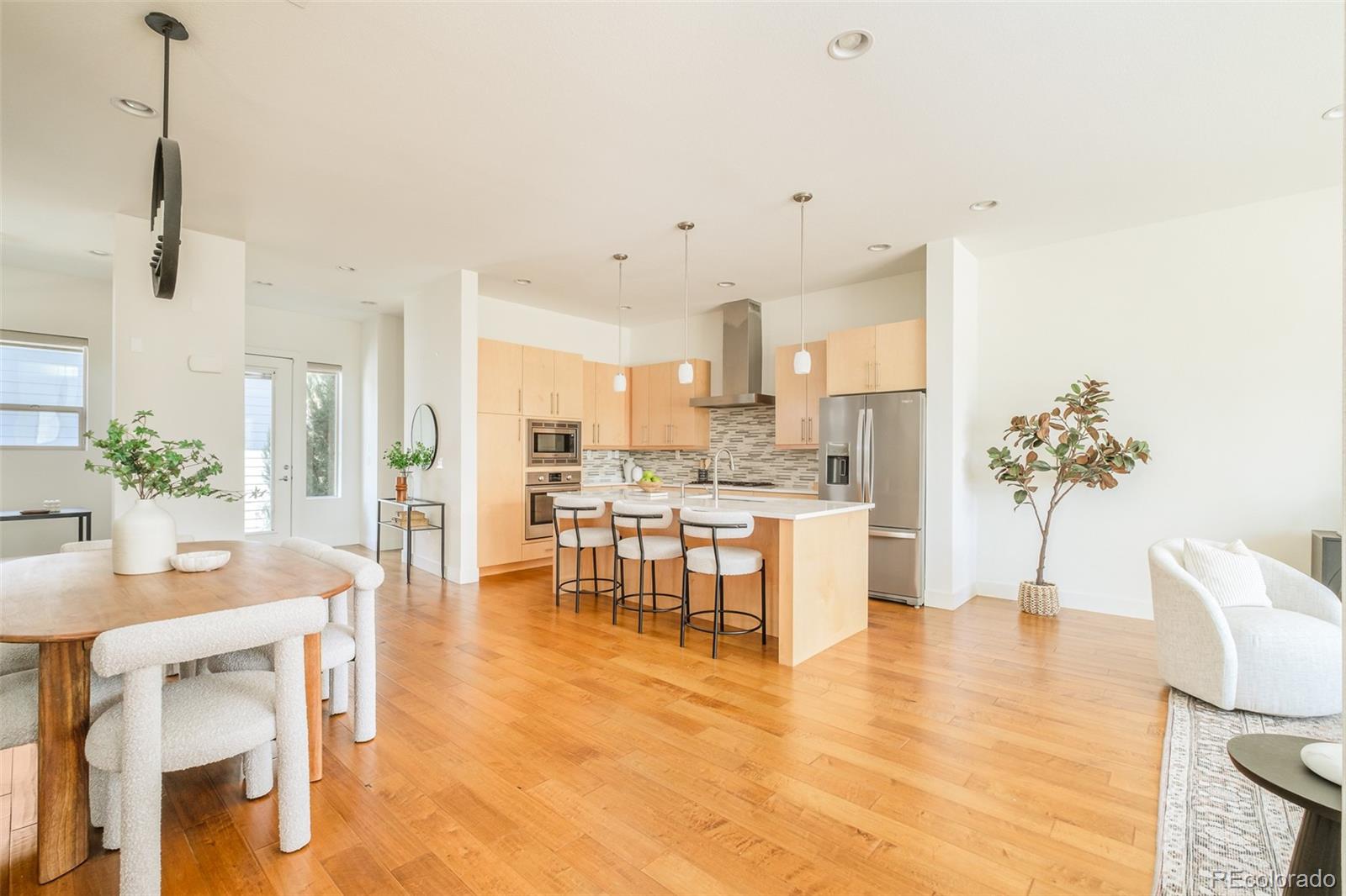 5054 Valentia Street Unit: 103