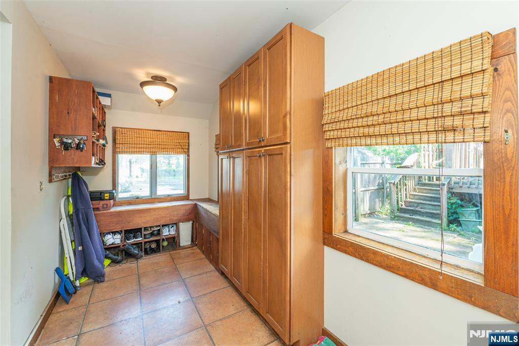 520 Skyline Lake Drive