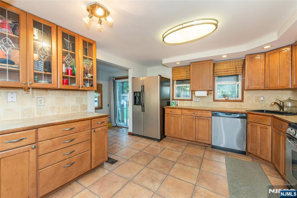 520 Skyline Lake Drive