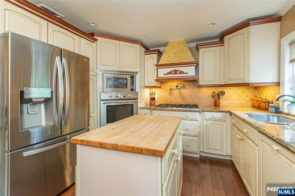 76 Windbeam Avenue