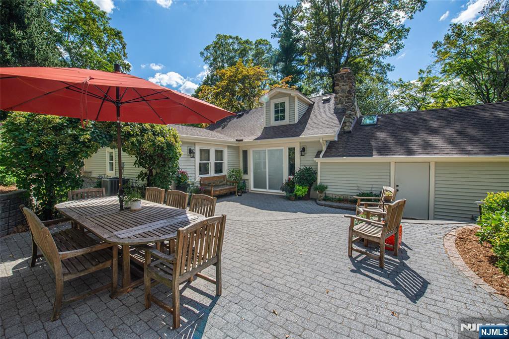 76 Windbeam Avenue