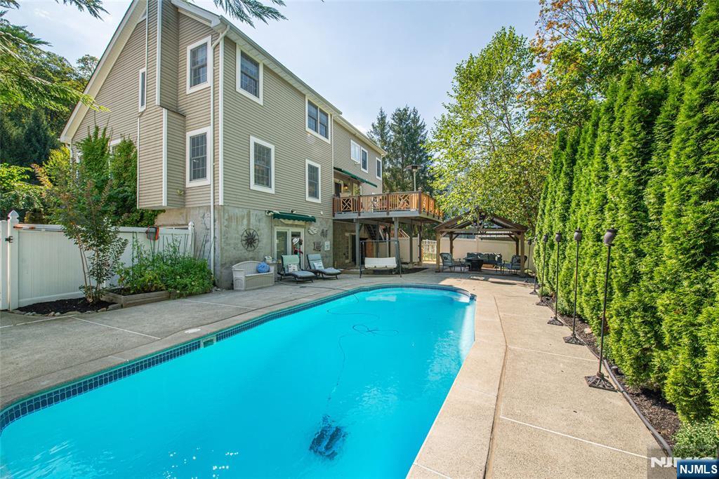35 Ramapo Mountain Drive