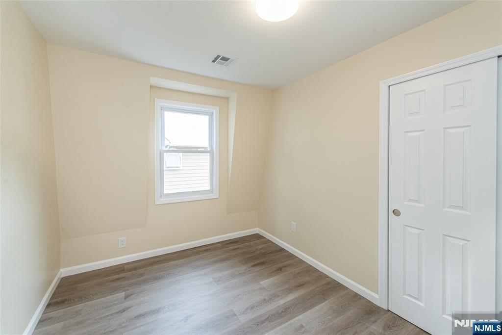 55 Lakeside Avenue